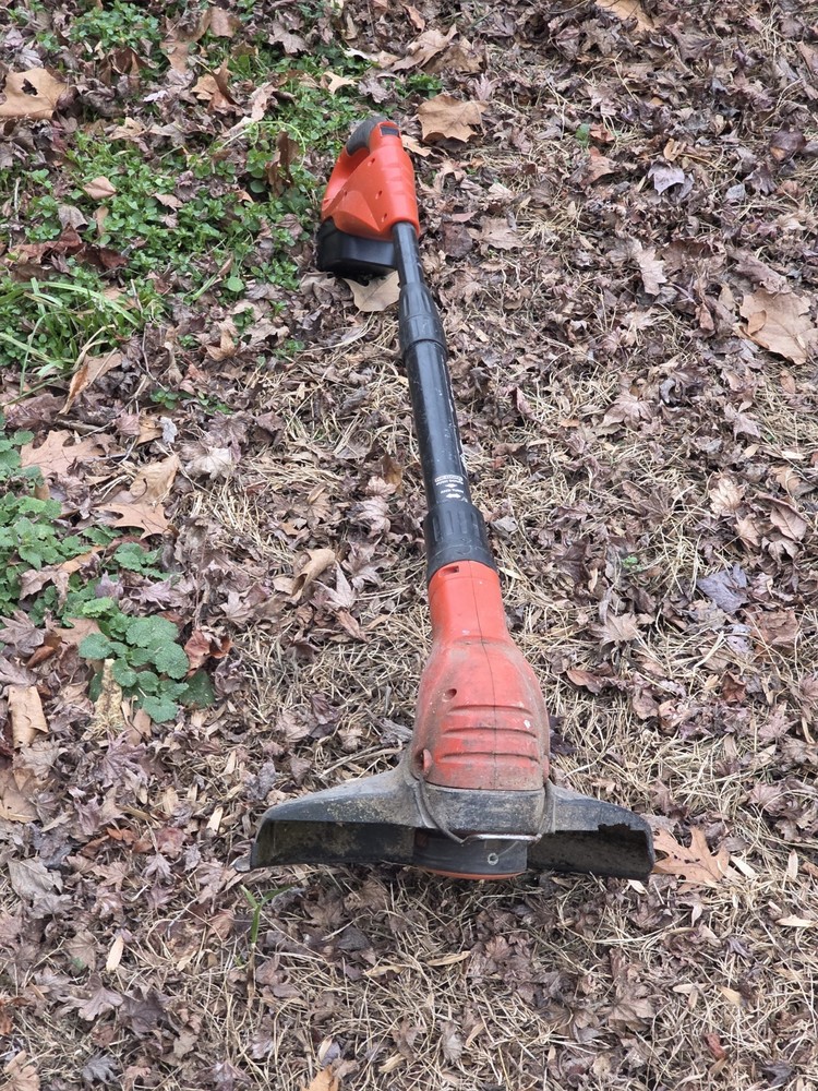 BLACK & DECKER 18V Grasshog 12” String Trimmer NST2018 18V Bare Tool