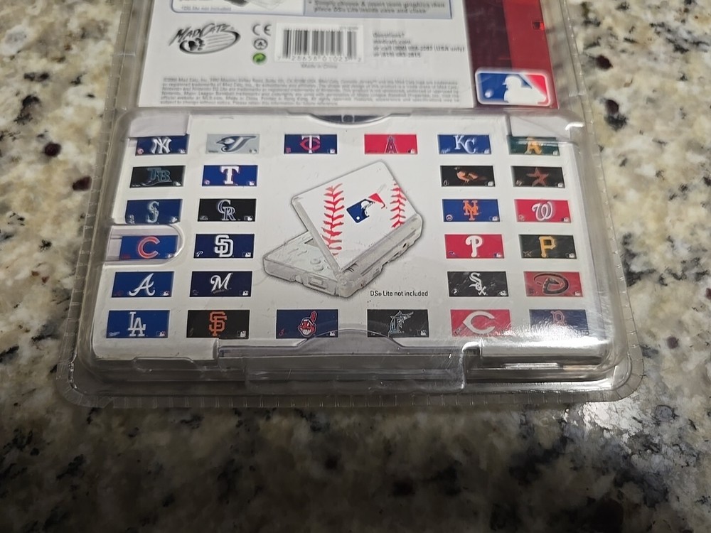 MadCatz MLB Console Jersey Showcase for DS Lite
