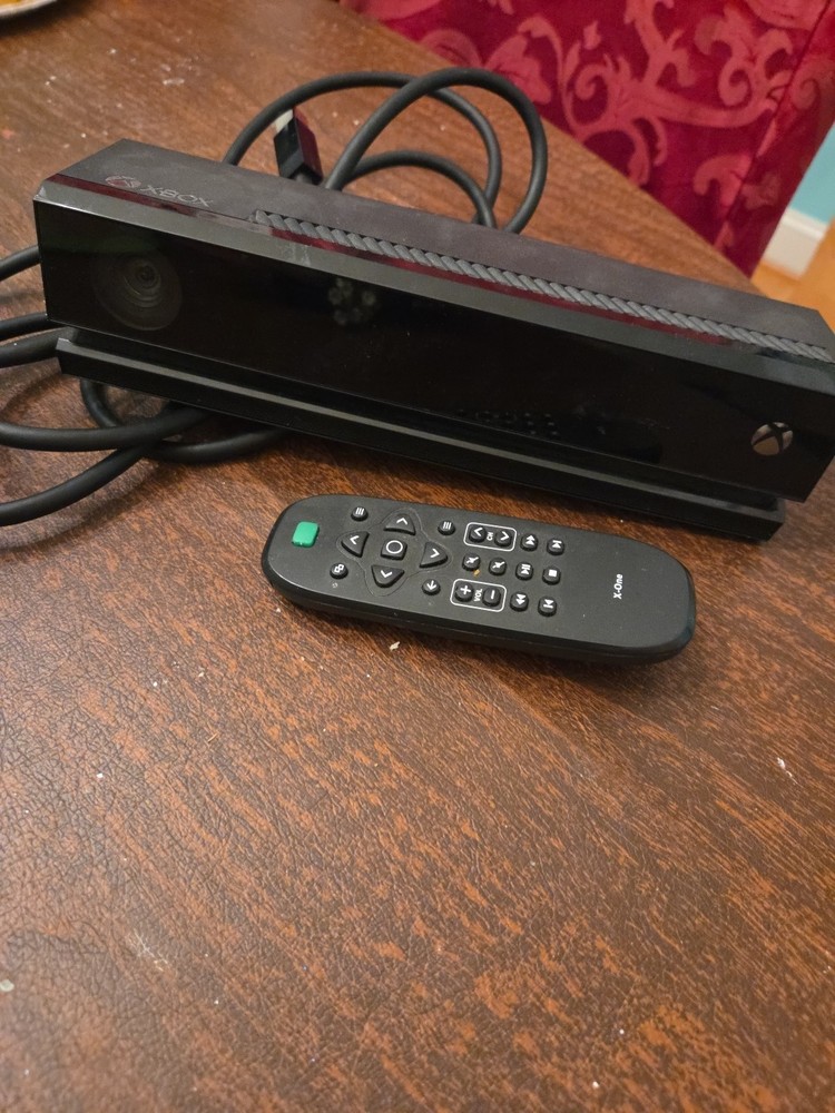 Microsoft 1520 Kinect Sensor - Black With Media Remote