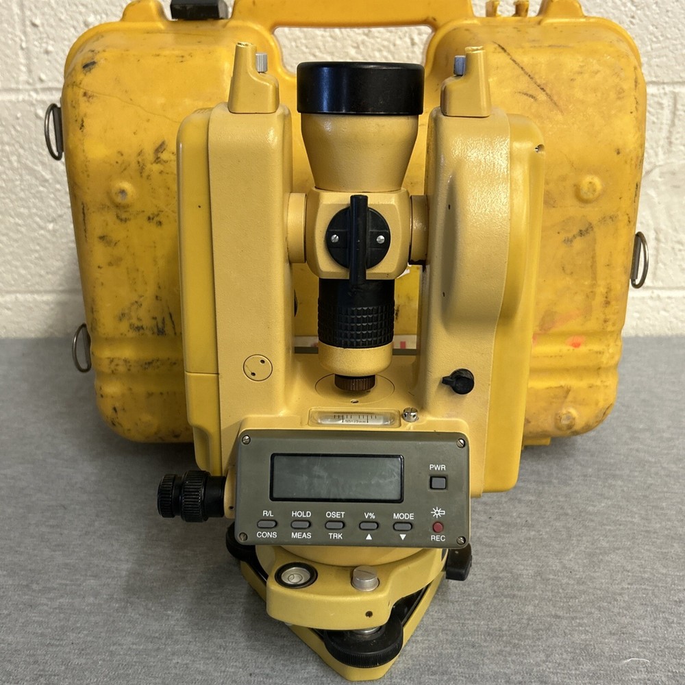 South Electronic Theodolite ET-05 W/ Case