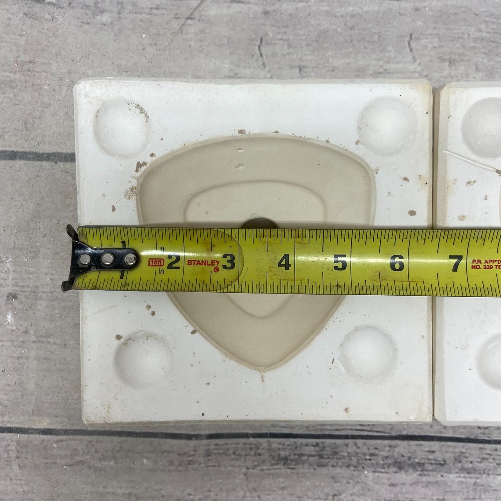 Unbranded Ceramic Casting Triangular Mold