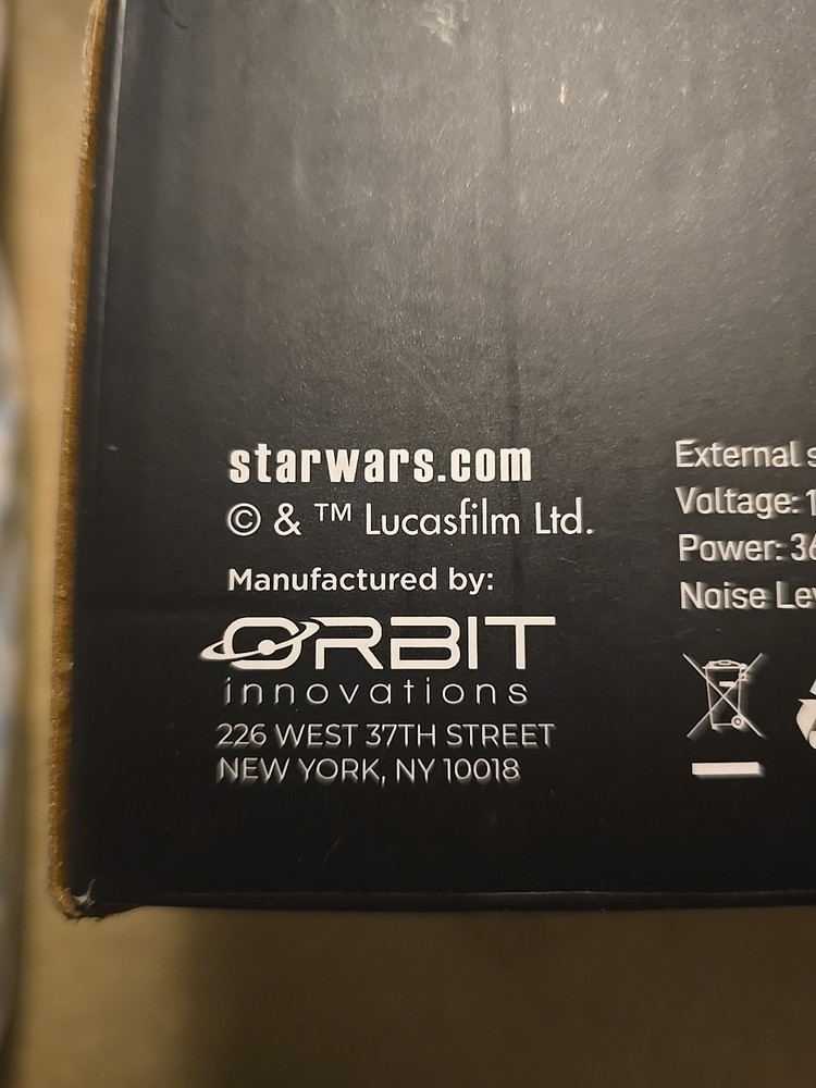 Star Wars Darth Vader- Molded 6 Can Mini Fridge/ 4L Capacity
