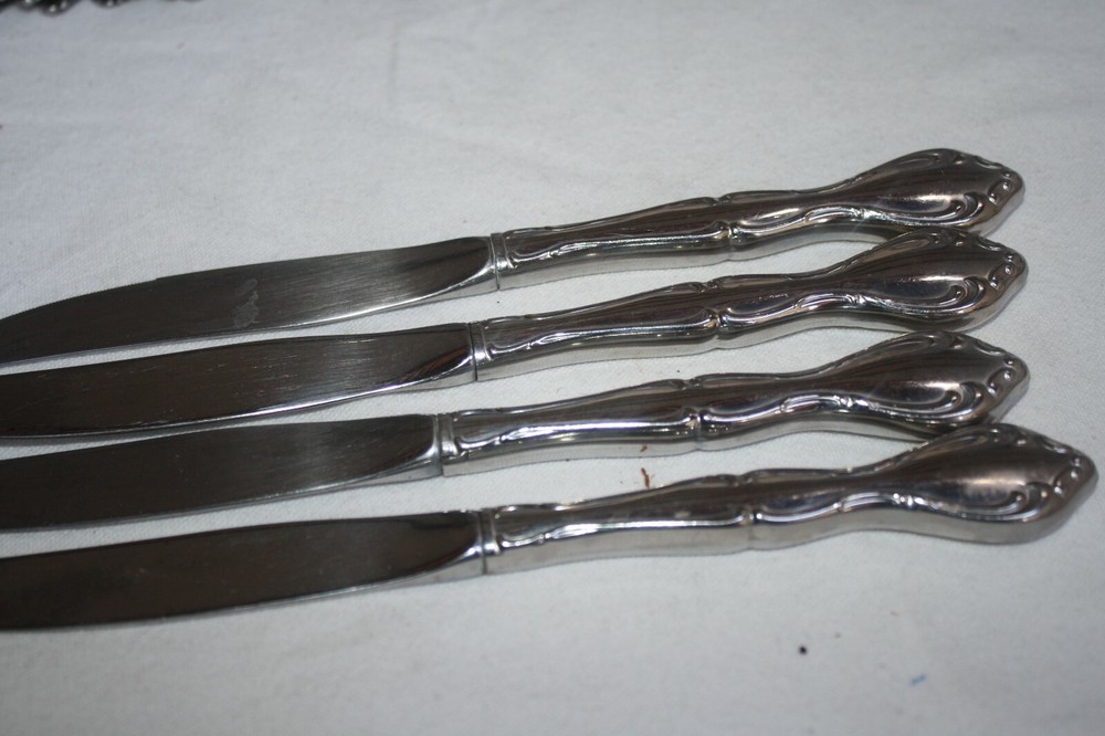 ONEIDA STAINLESS FLATWARE "CANTATA" (5) DINNER KNIVES 9"