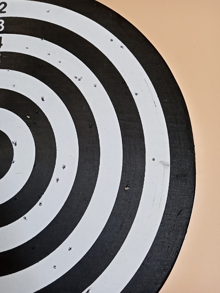 🤩 Double sided Dart Board Set with 6 darts.