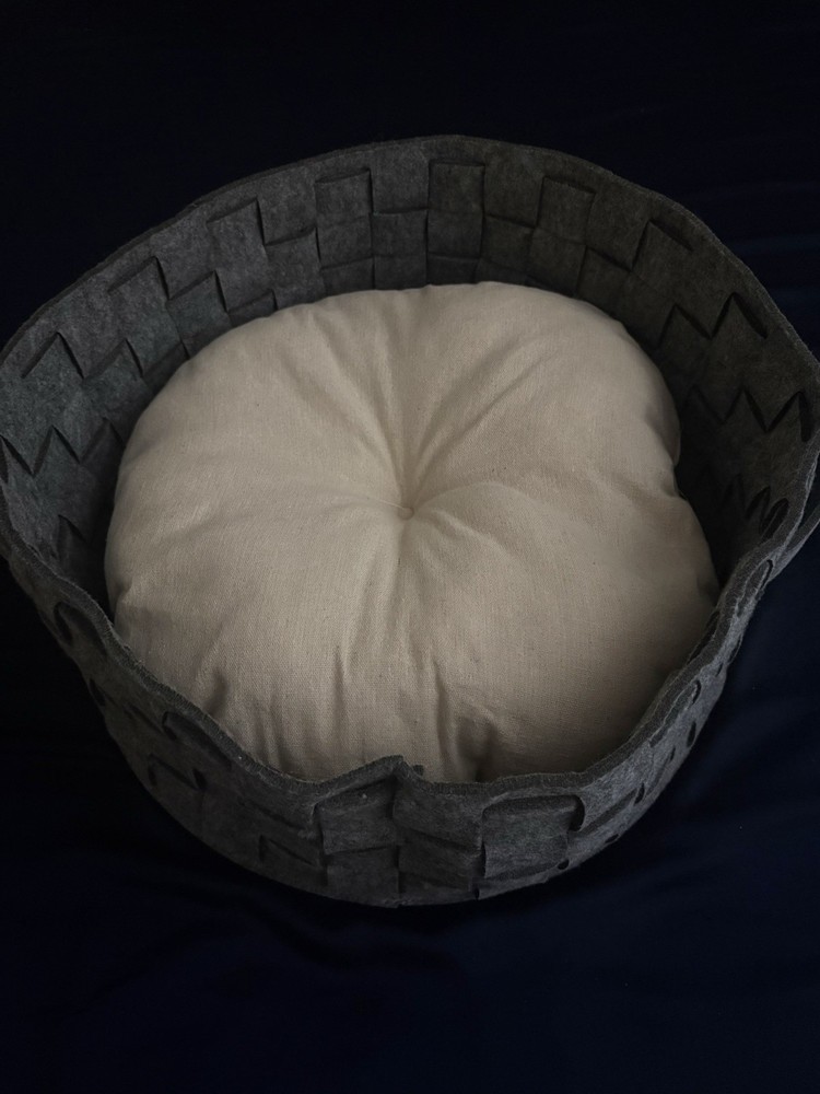 Thaynards Cat Or Small Dog Bed