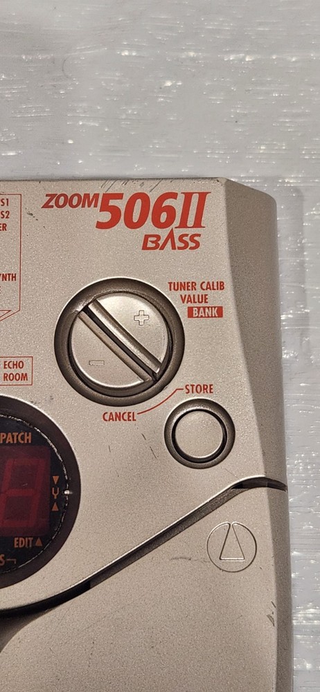 Zoom 506II Bass Digital Multi-Effects Processor Pedal Chorus Compressor