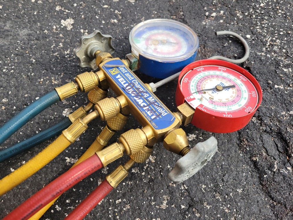 Yellow Jacket HVAC Test And Charging Manifold- Ritchie Engineering Code 2010