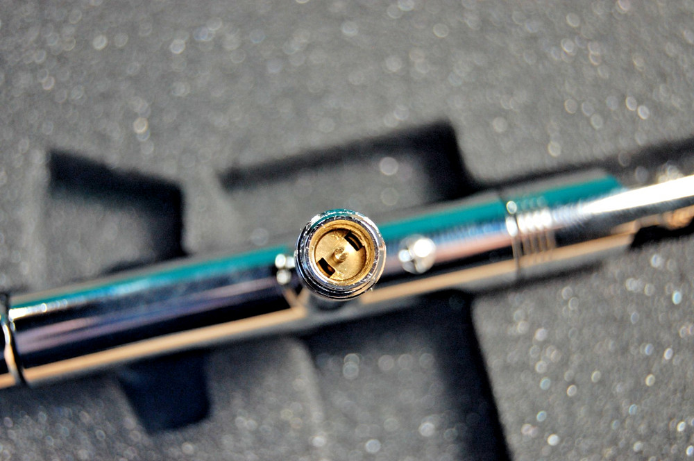 Iwata HP-BS Eclipse Airbrush - Small Gravity Feed + Air Hose - Silver