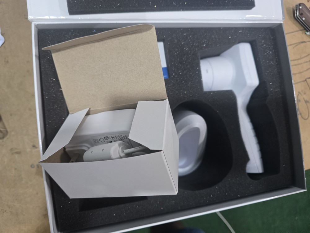 NEUROPTICS NPi-300 Pupillometer System as pictured new in the box