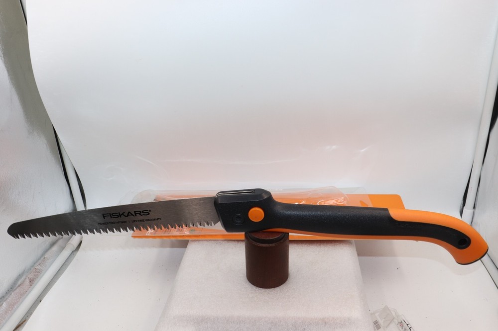 Fiskars 10” Blade Folding/Locking Power Tooth Pruning Saw