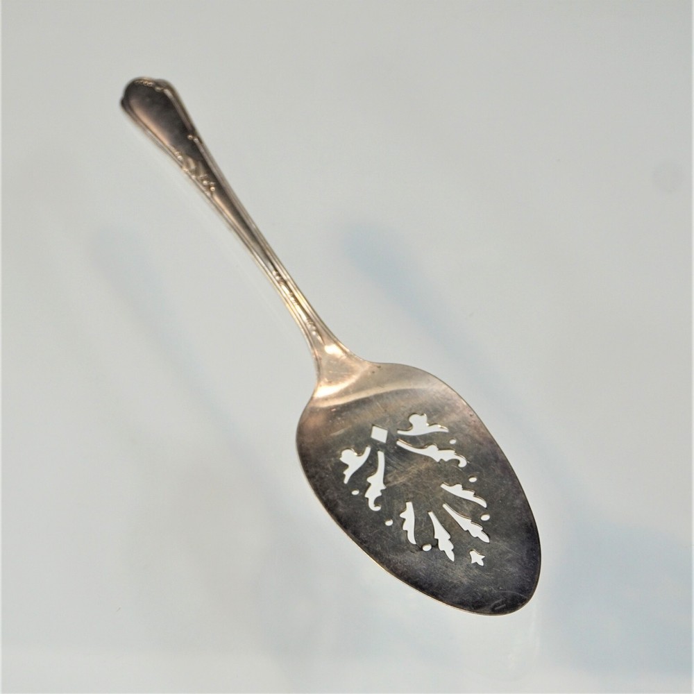 Wm A Rogers A1 Plus Pierced Pie Server Oneida 1936 Meadowbrook Silverplate