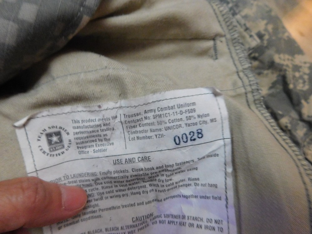 ARMY ACU PANTS SIZE LARGE - REGULAR