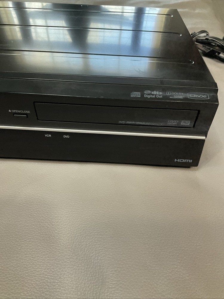 Toshiba DVD/VIDEO CASSETTE RECORDER