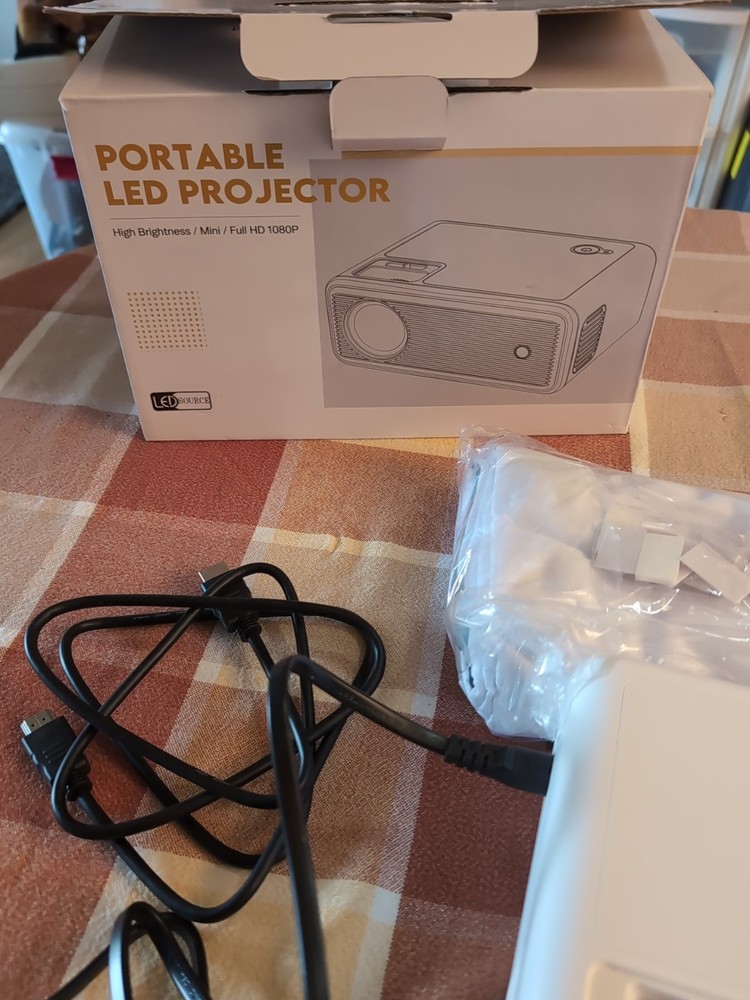 Portable LED Projector Led Clokowe Mini Projector