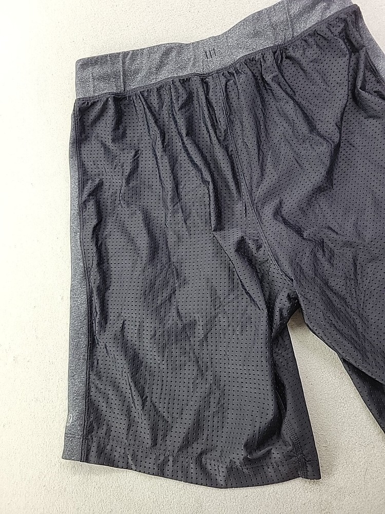 Lululemon Men M Black Mesh Athletic Short Lined Performance Stretch Running 9"
