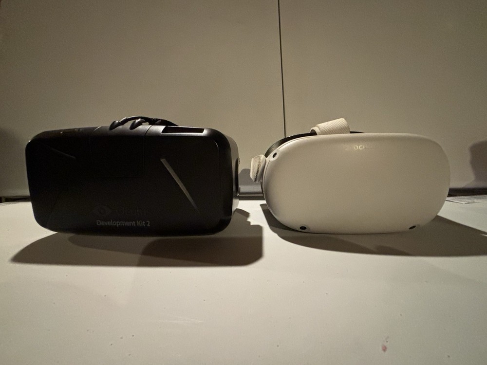 Meta Oculus Quest 2 128GB VR + Oculus Development Kit 2 w/ Pre-Downloaded Games