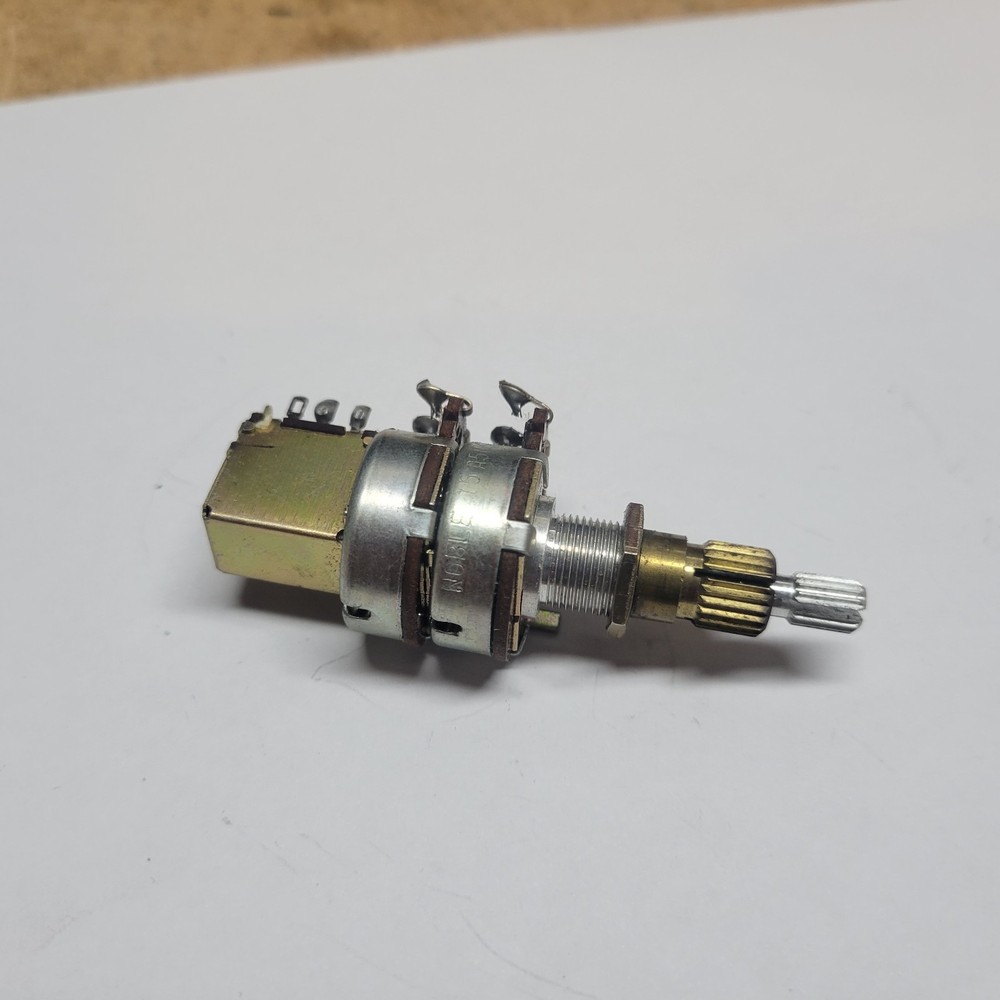 AKAI 4000DS MKll  Mic/Line potentiometer Right side