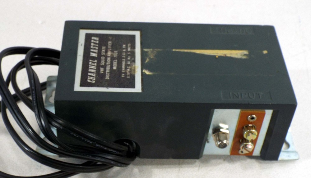 1 USED CHANNEL MASTER 7035 VHF SOLID STATE DISTRIBUTION AMPLIFIER **MAKE OFFER**