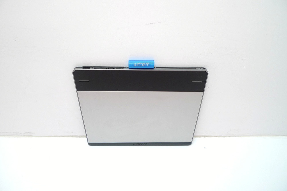 Wacom Intuos Small Tablet CTL-480 w/ Pen & Cable