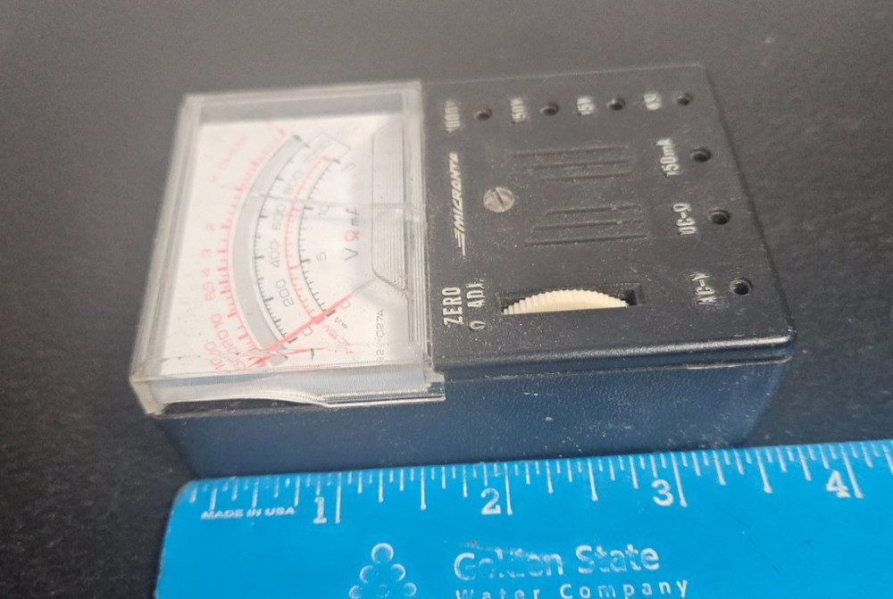 VOLTAGE METER. VINTAGE MICRONTA MADE IN KOREA. UNTESTED