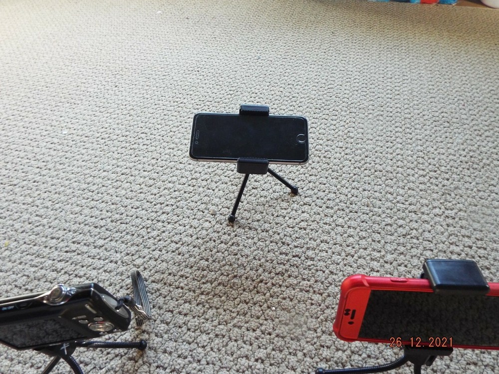 Tripod Mini Table Top Tripod, CELL PHONE HOLDER