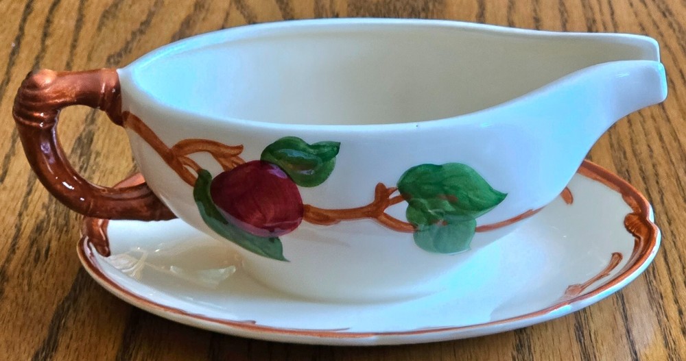 FRANCISCAN APPLE USA - 42 Pieces