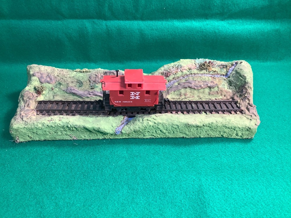 HO SCALE MOUNTAIN FOR TRAIN DISPLAY