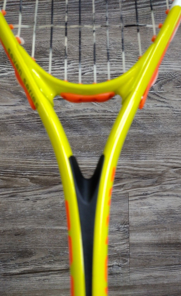 Artengo 700P squash racket with carry bag
