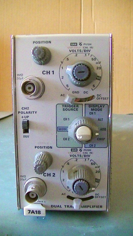 TEKTRONIX 7A18 DUAL TRACE AMPLIFIER PLUG-IN MODULE