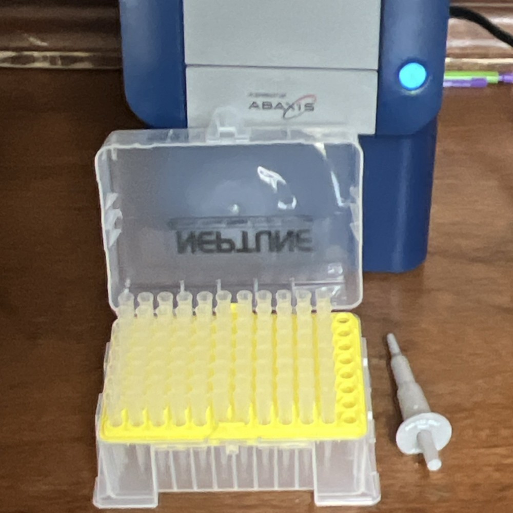 Abaxis Piccolo Xpress Chemistry Analyzer, working, latest firmware no printer