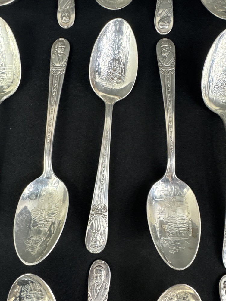WM Rogers 30 Piece Silverplate Presidential Spoon Set