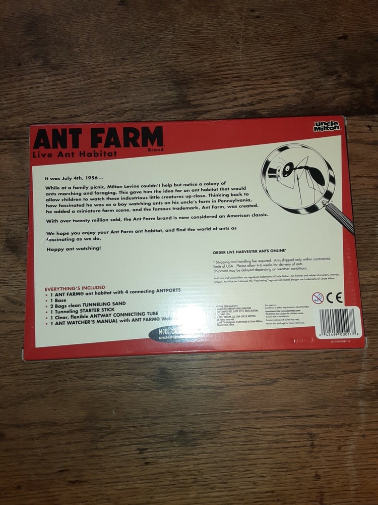 NIB UNCLE MILTON ANT FARM 2011
