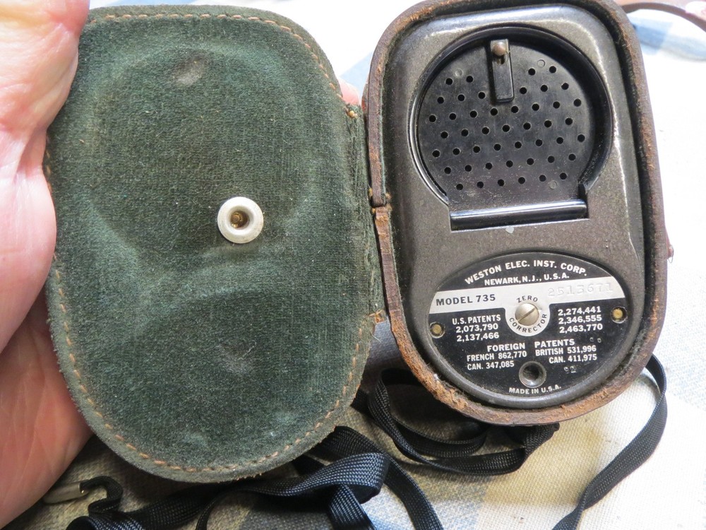 Vintage Weston Master II UNIVERSAL EXPOSURE METER Model 735 With Case