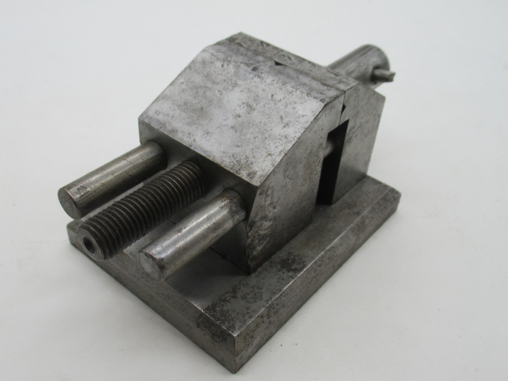 Lovely Vintage Toolmakers Milling Machine Vice 1 7/8" Jaws Apprentice Made