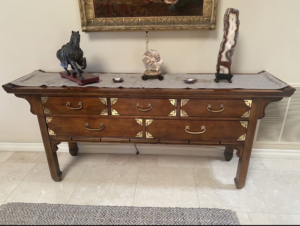 Bernhardt Entrance/Sideboard Console Table