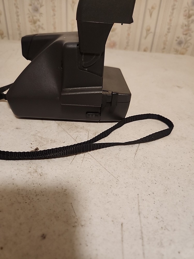 Polaroid One Step AF Auto Focus 600 Instant Camera w Strap Untested