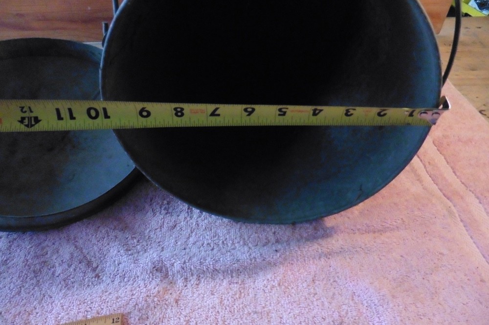 Galvanized Steel Poultry Feeder Seeder? Hand Held Gravity Fed Cone Shaped Bottom