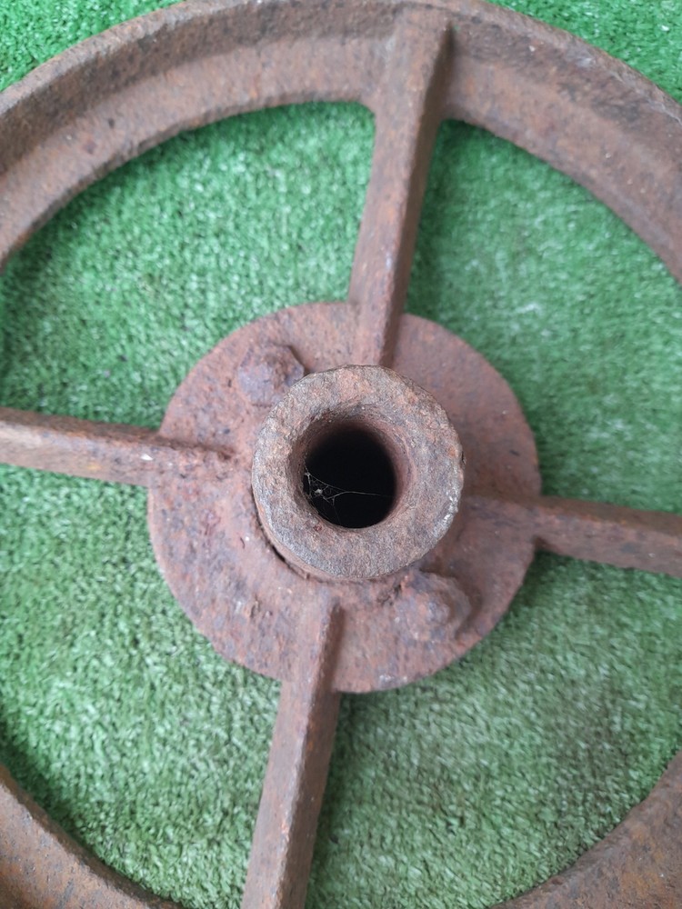 Cast Iron Wheel (23)