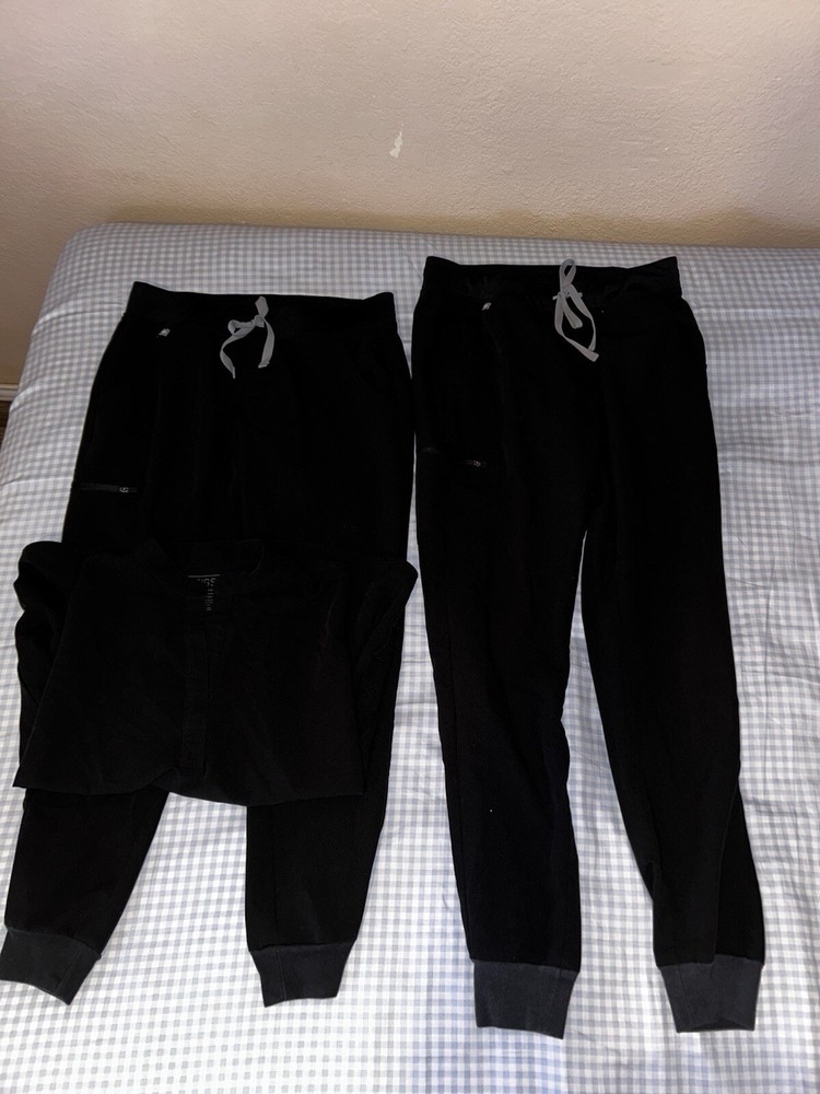 Figs Scrub Set In Black (Comes With Two Bottoms)