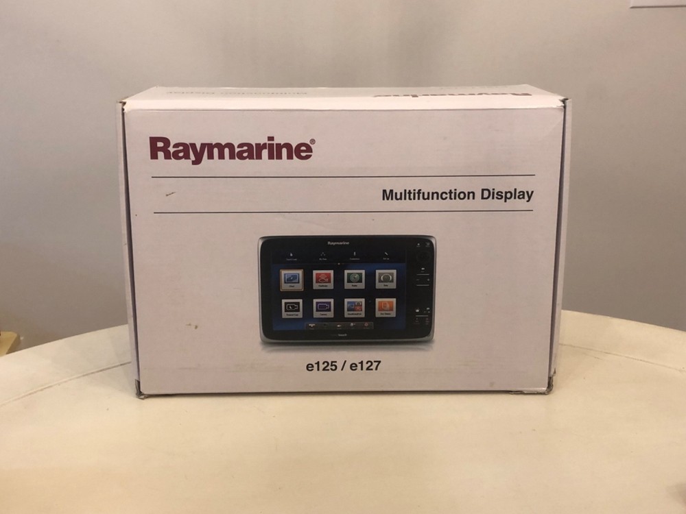Raymarine e125 Hybridtouch GPS Chartplotter Multifunction Display - In Box!
