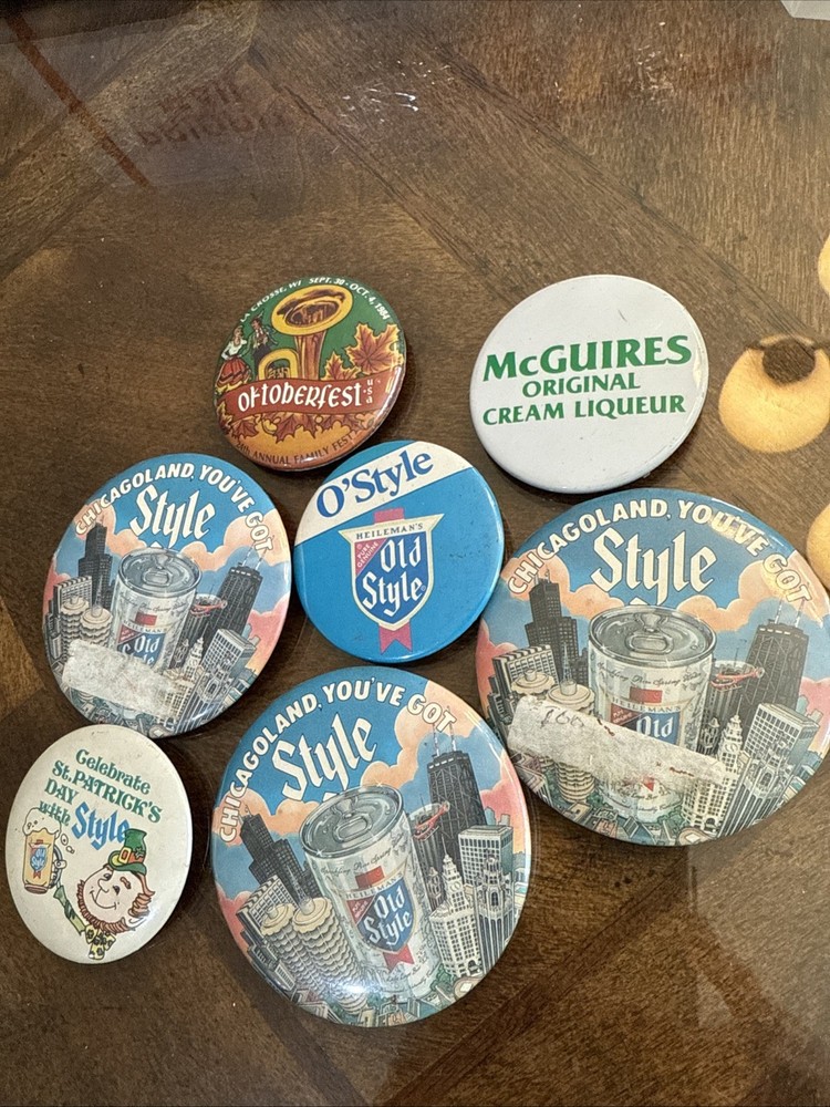 heilemans old style beer Button Lot