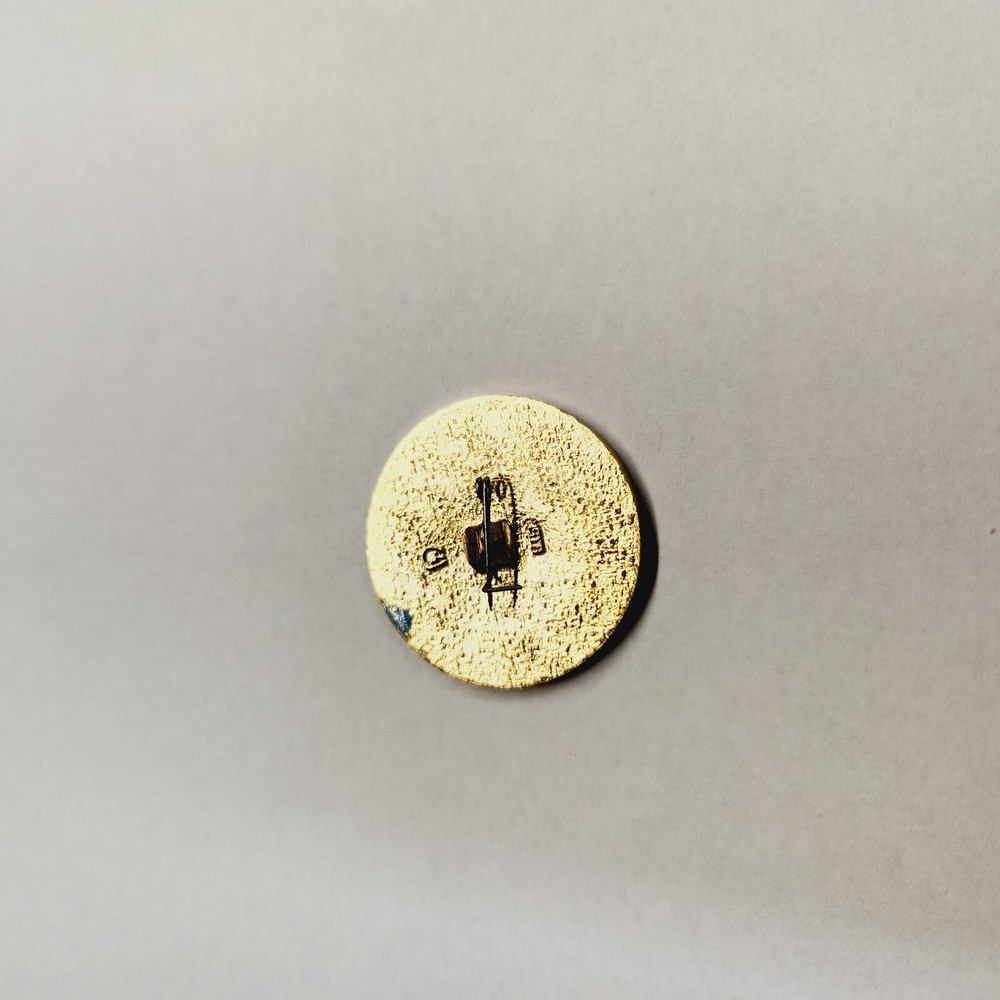 Vintage Soviet Bobsled Pin. A3.