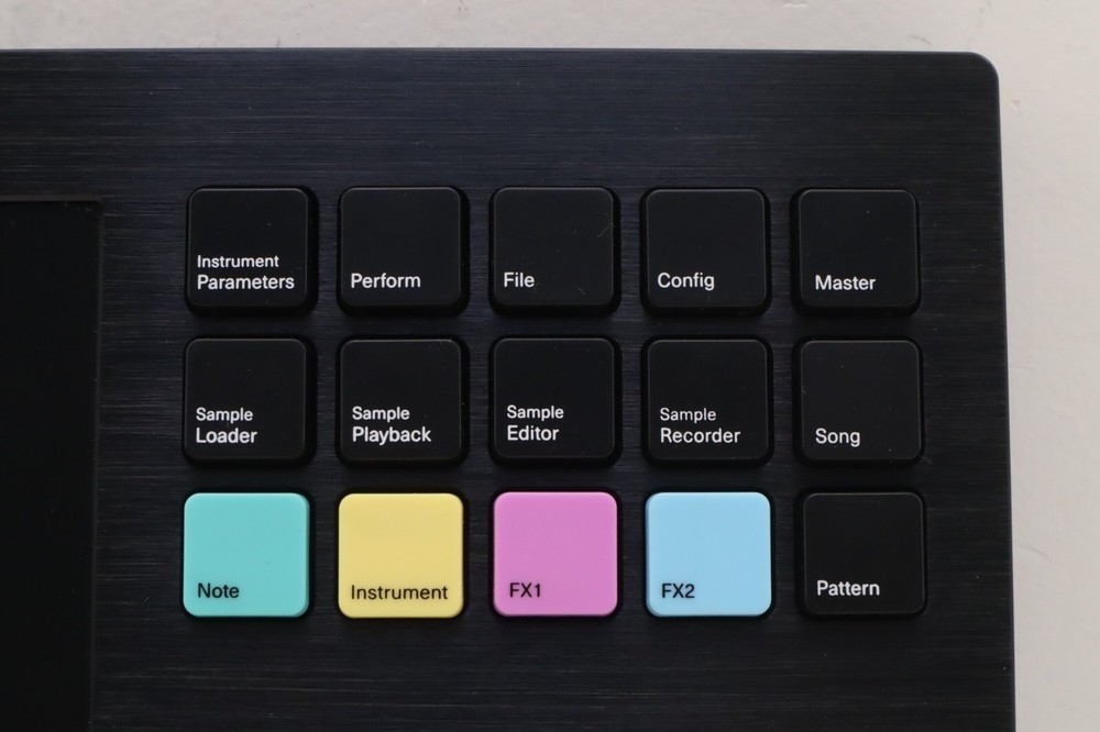 Polyend Tracker Sequencer sampler effects MIDI workstation wavetable synthesis