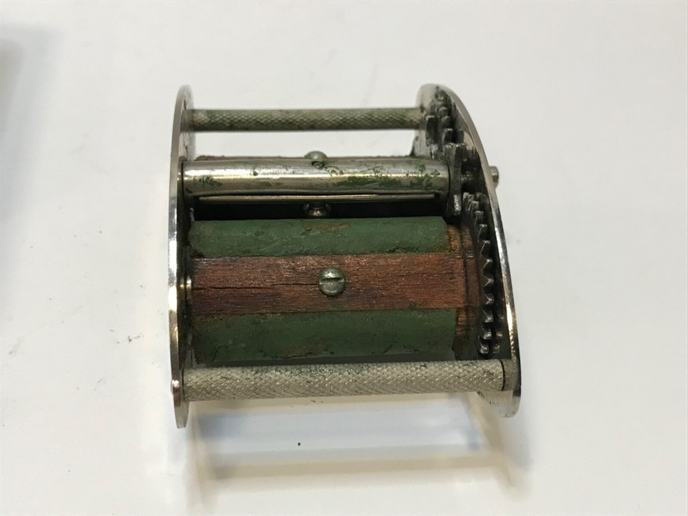 Point Machine Blades USSR Sharpening Tool Kiev Old Vintage Blade Sharpener.