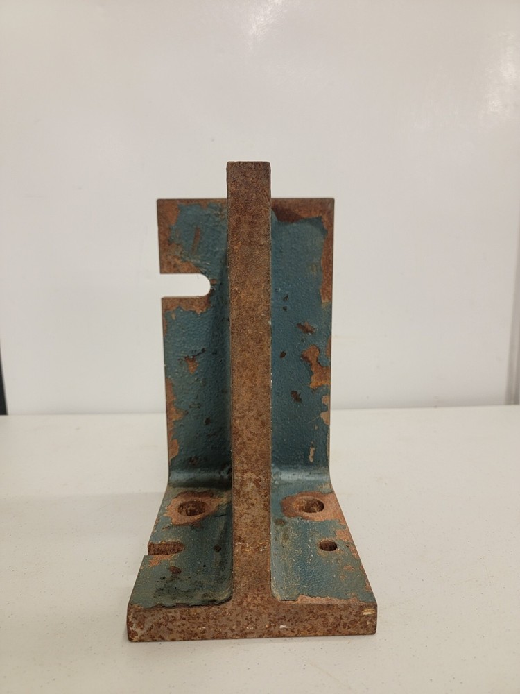 UNKNOWN BRAND UNIVERSAL RIGHT ANGLE IRON, 5 1/2×10×6 Angle 1