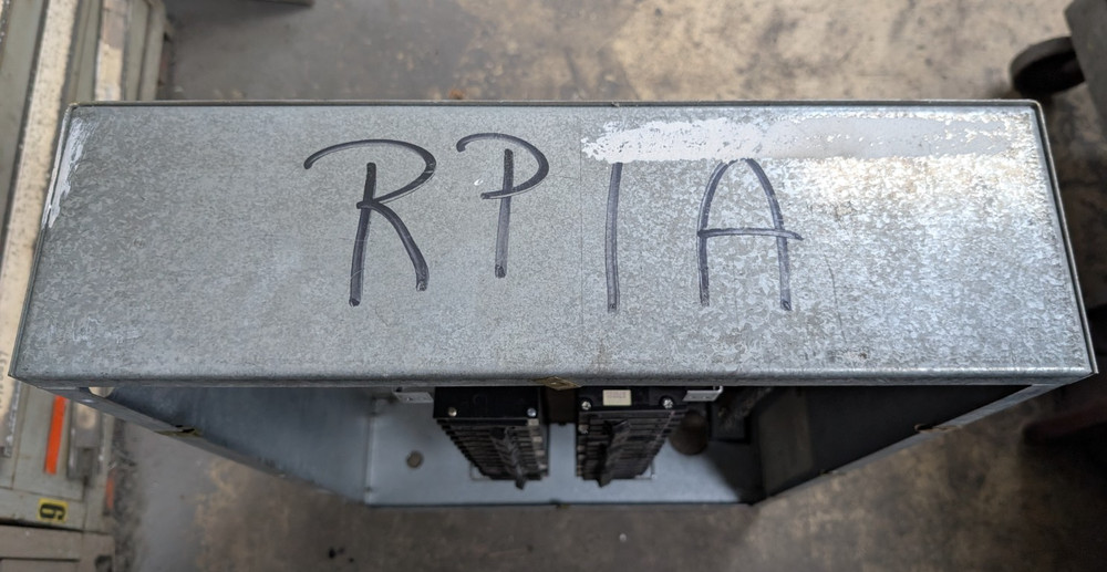 🤪 CHALLENGER MAIN LUG 30 CIRCUIT PANELBOARD