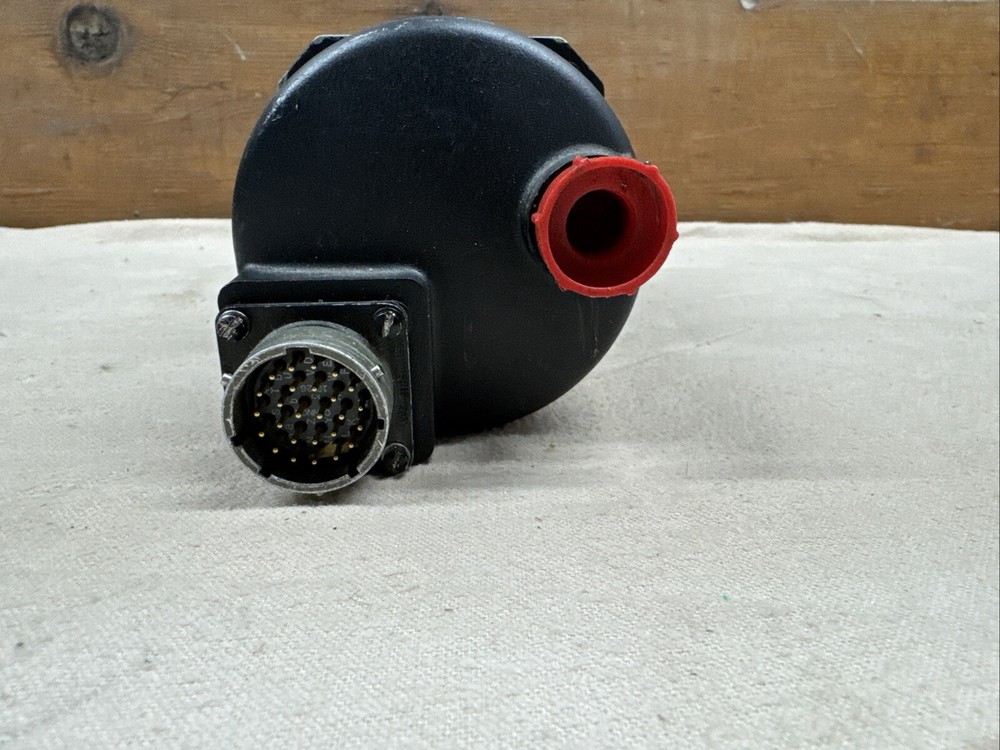 ENCODING ALTIMETER 519-22702-033 Intercontinental Dynamics Corp 35K Ft