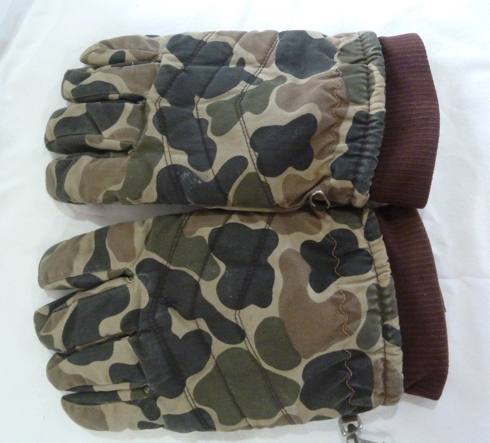 MEN'S GRIPS CAMO GLOVES~~SIZE LARGE