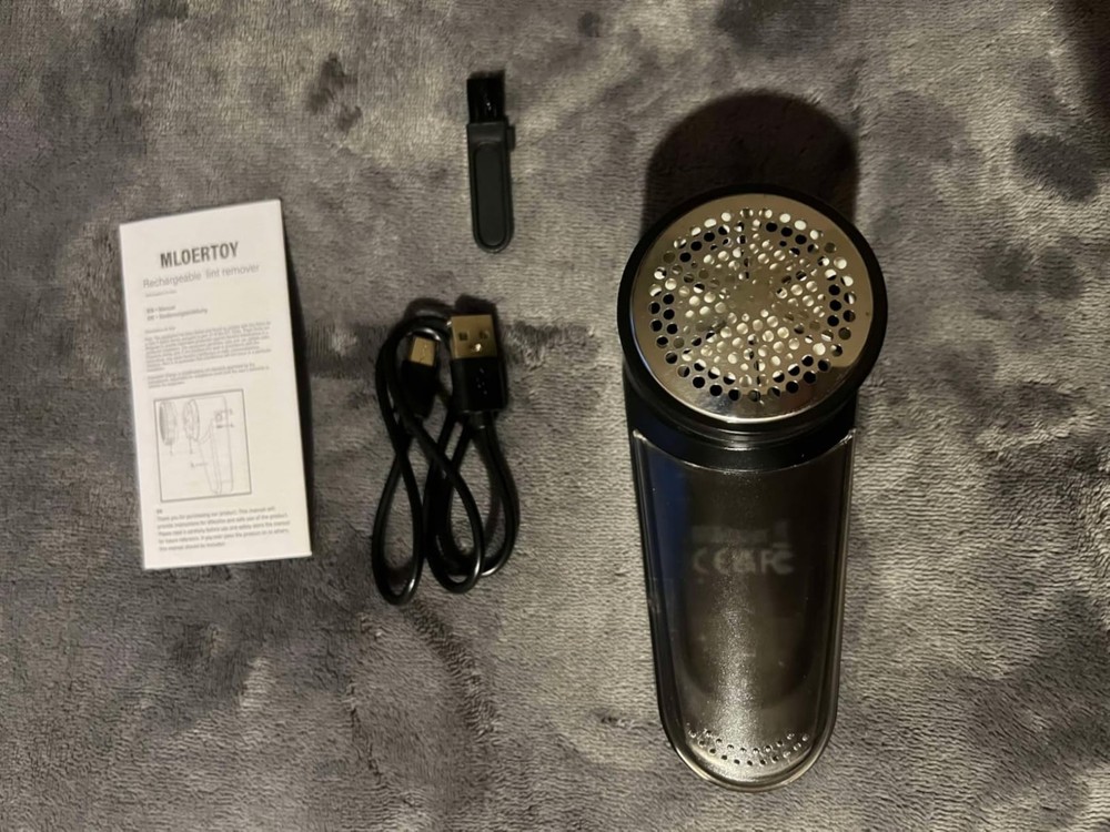 Magictec Rechargeable Fabric Shaver - Black