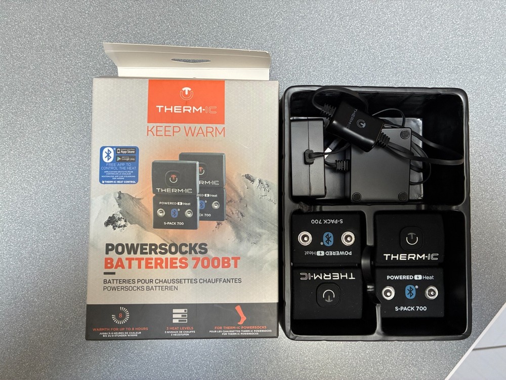 Therm-ic Bundle - Two heated ski socks + batteries
